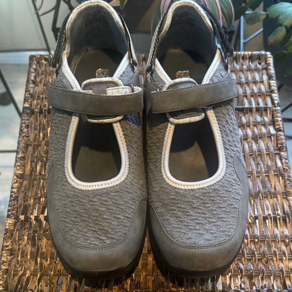 DREW Buttercup Mary Jane Sneakers‎ Orthopedic Adjustable Strap women’s size 9.5W